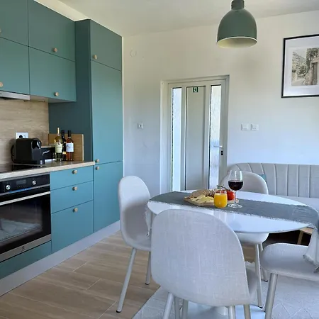 Domnius Appartement Škrip